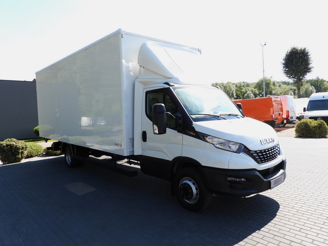IVECO DAILY 72C18 LIFT 14 PALLETS CRUISE CONTROL PNEUMATICS AUTOMATIC TRANSMISSION HI-MATIC TWIN WHEELS AIR CONDITIONING 180HP - شاحنة مقفلة: صورة 4 IVECO DAILY 72C18 LIFT 14 PALLETS CRUISE CONTROL PNEUMATICS AUTOMATIC TRANSMISSION HI-MATIC TWIN WHEELS AIR CONDITIONING 180HP - شاحنة مقفلة: صورة 4