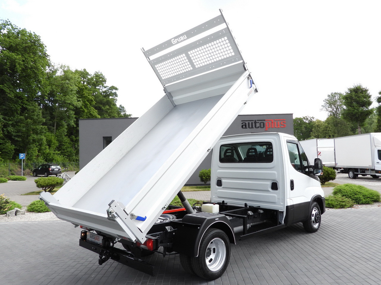 IVECO DAILY CRUISE CONTROL TWIN WHEELS AIR CONDITIONING 140HP - قلاب صغير: صورة 3 IVECO DAILY CRUISE CONTROL TWIN WHEELS AIR CONDITIONING 140HP - قلاب صغير: صورة 3