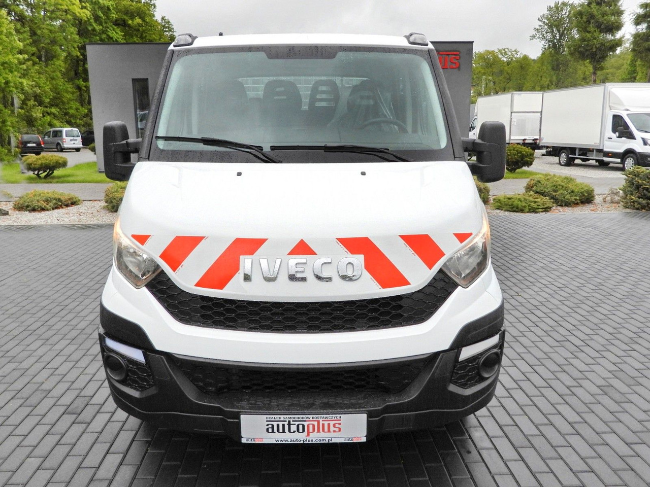 Iveco DAILY 35C13 KIPPER DOPPELKABINE DOKA 7 SITZE A/C - قلاب صغير, الشاحنات الصغيرة كابينة مزدوجة: صورة 5 Iveco DAILY 35C13 KIPPER DOPPELKABINE DOKA 7 SITZE A/C - قلاب صغير, الشاحنات الصغيرة كابينة مزدوجة: صورة 5