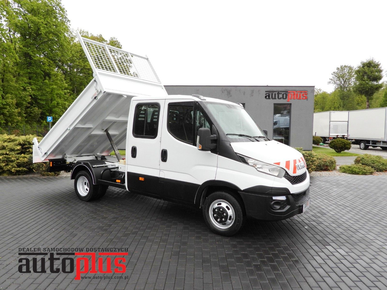 Iveco DAILY 35C13 KIPPER DOPPELKABINE DOKA 7 SITZE A/C - قلاب صغير, الشاحنات الصغيرة كابينة مزدوجة: صورة 1 Iveco DAILY 35C13 KIPPER DOPPELKABINE DOKA 7 SITZE A/C - قلاب صغير, الشاحنات الصغيرة كابينة مزدوجة: صورة 1