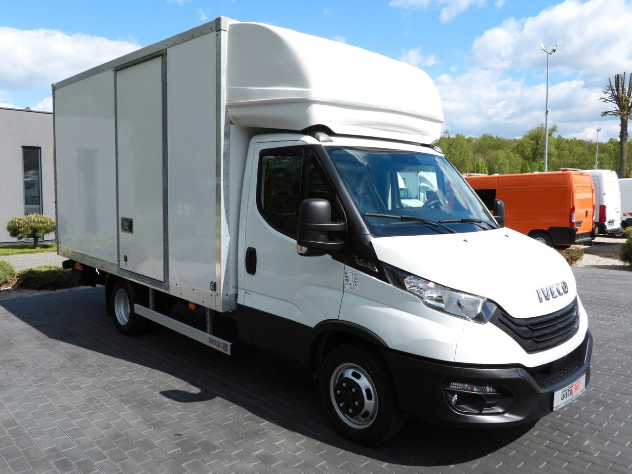 Iveco DAILY 35C16 KOFFER AUFZUG 8 PALETTEN TEMPOMAT - شاحنة مغلقة الصندوق: صورة 4 Iveco DAILY 35C16 KOFFER AUFZUG 8 PALETTEN TEMPOMAT - شاحنة مغلقة الصندوق: صورة 4