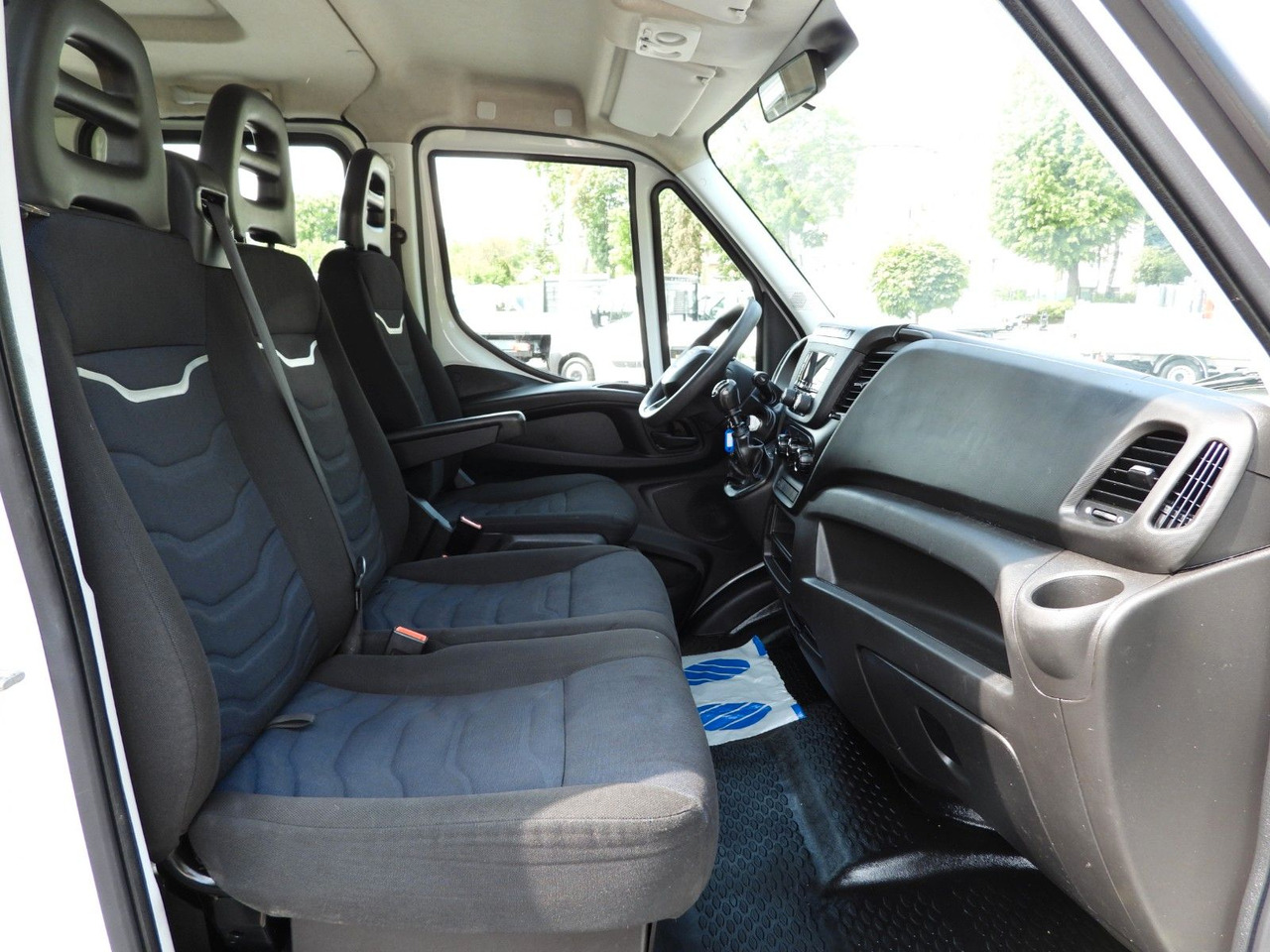 شاحنة مفتوحة, الشاحنات الصغيرة كابينة مزدوجة Iveco DAILY 35S12 PRITSCHE DOPPELKABINE DOKA 7 SITZE: صورة 27