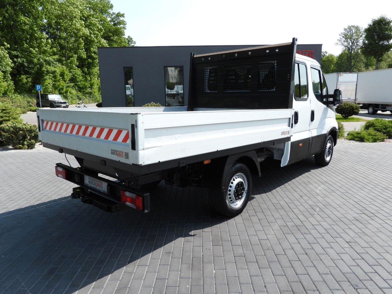 Iveco DAILY 35S12 PRITSCHE DOPPELKABINE DOKA 7 SITZE - شاحنة مفتوحة, الشاحنات الصغيرة كابينة مزدوجة: صورة 3 Iveco DAILY 35S12 PRITSCHE DOPPELKABINE DOKA 7 SITZE - شاحنة مفتوحة, الشاحنات الصغيرة كابينة مزدوجة: صورة 3