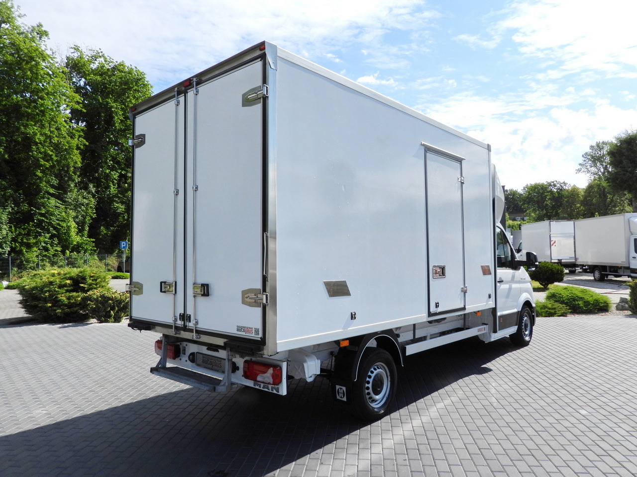 MAN TGE 3.140 REGRIGERATOR BOX -1*C 8 PALLETS HEATING FUNCTION CRUISE CONTROL PNEUMATICS AIR CONDITIONING 140HP - شاحنة مُبرّدة للتوصيل: صورة 3 MAN TGE 3.140 REGRIGERATOR BOX -1*C 8 PALLETS HEATING FUNCTION CRUISE CONTROL PNEUMATICS AIR CONDITIONING 140HP - شاحنة مُبرّدة للتوصيل: صورة 3