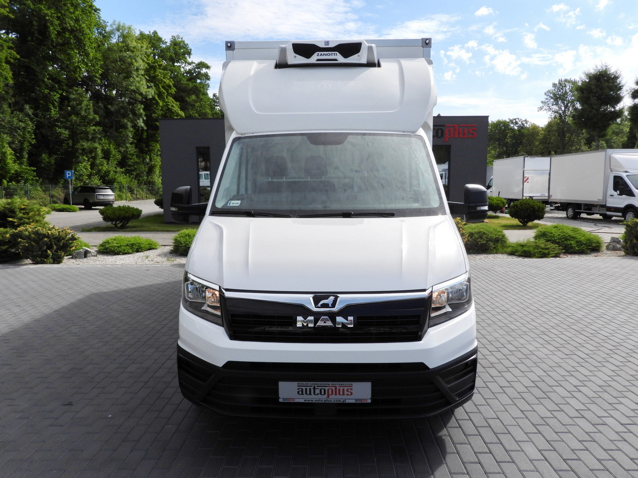 MAN TGE 3.140 REGRIGERATOR BOX -1*C 8 PALLETS HEATING FUNCTION CRUISE CONTROL PNEUMATICS AIR CONDITIONING 140HP - شاحنة مُبرّدة للتوصيل: صورة 5 MAN TGE 3.140 REGRIGERATOR BOX -1*C 8 PALLETS HEATING FUNCTION CRUISE CONTROL PNEUMATICS AIR CONDITIONING 140HP - شاحنة مُبرّدة للتوصيل: صورة 5