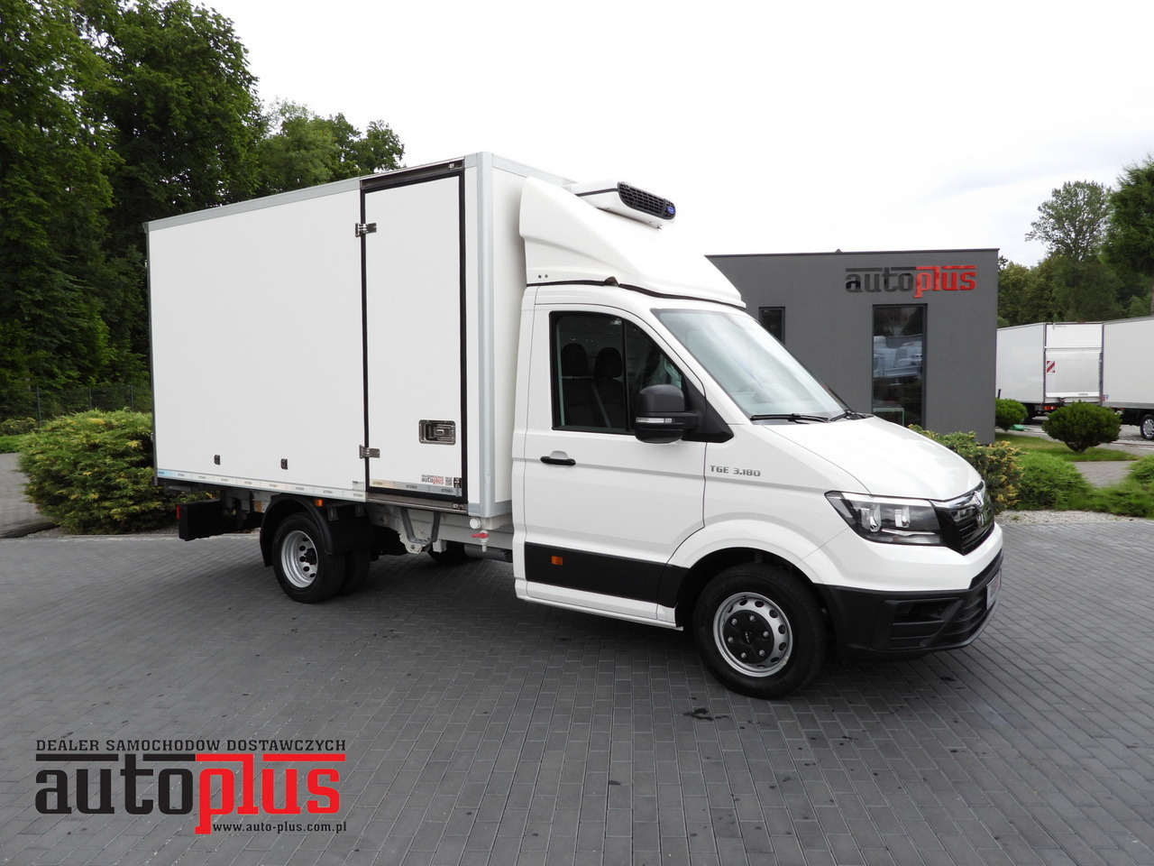 MAN TGE 3.180 REGRIGERATOR BOX 0*C CRUISE CONTROL TWIN WHEELS AIR CONDITIONING 180HP - شاحنة مُبرّدة للتوصيل: صورة 1 MAN TGE 3.180 REGRIGERATOR BOX 0*C CRUISE CONTROL TWIN WHEELS AIR CONDITIONING 180HP - شاحنة مُبرّدة للتوصيل: صورة 1