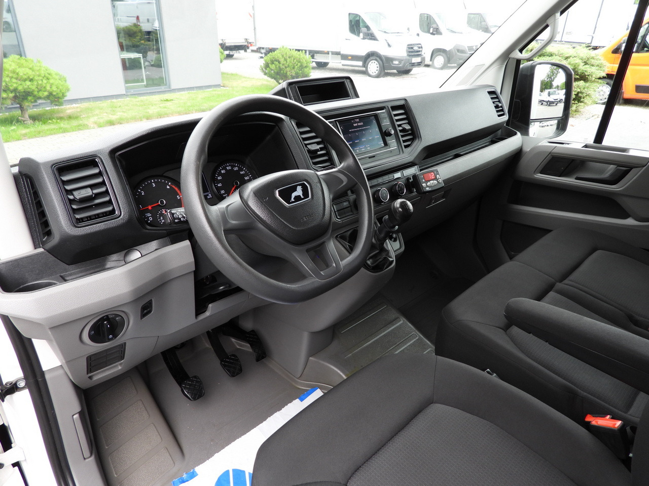 MAN TGE 3.180 REGRIGERATOR BOX 0*C CRUISE CONTROL TWIN WHEELS AIR CONDITIONING 180HP - شاحنة مُبرّدة للتوصيل: صورة 2 MAN TGE 3.180 REGRIGERATOR BOX 0*C CRUISE CONTROL TWIN WHEELS AIR CONDITIONING 180HP - شاحنة مُبرّدة للتوصيل: صورة 2