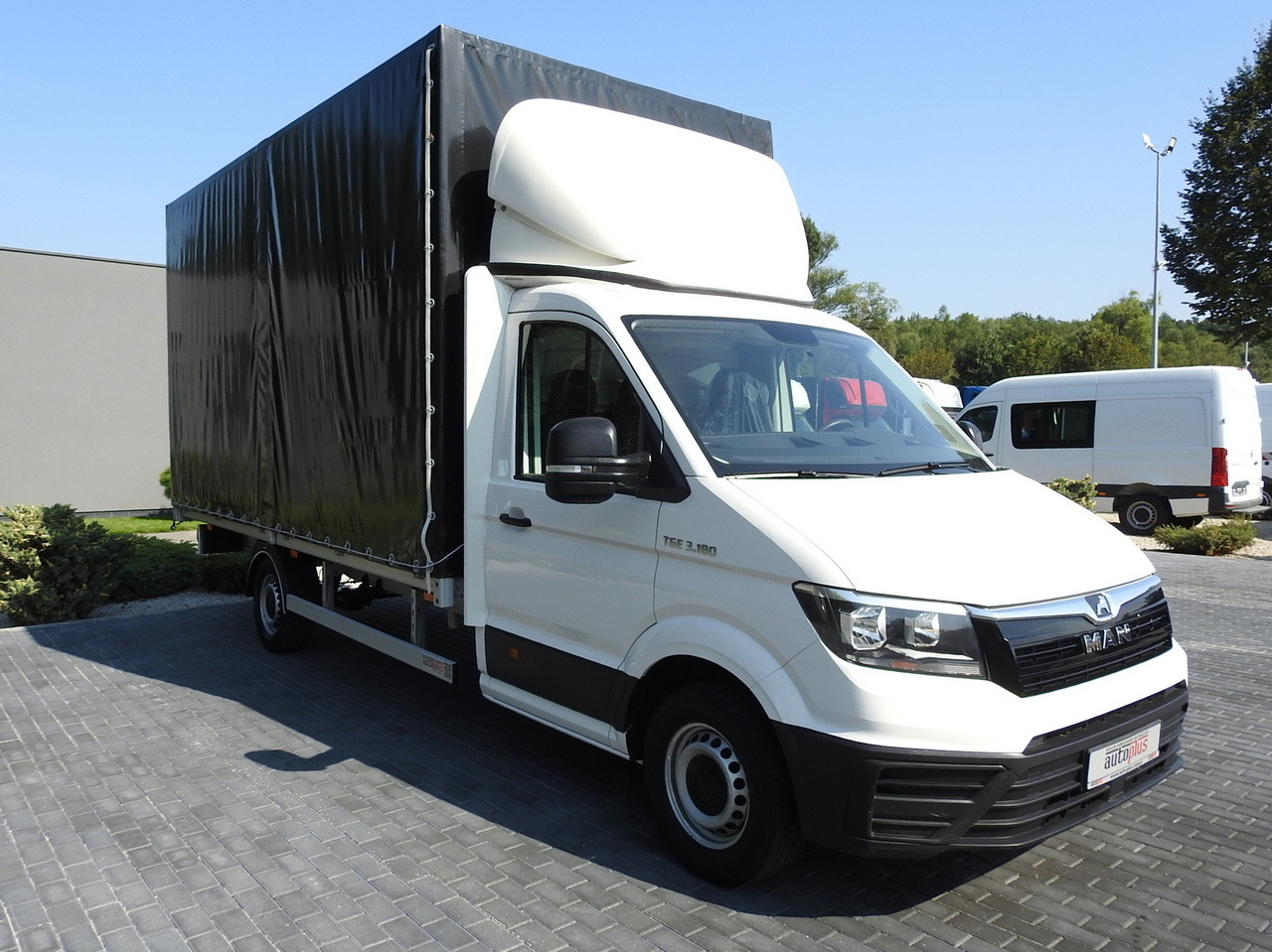MAN TGE TARPAULIN 10 PALLETS AIR CONDITIONING 180HP - شاحنة ستارة جانبية: صورة 4 MAN TGE TARPAULIN 10 PALLETS AIR CONDITIONING 180HP - شاحنة ستارة جانبية: صورة 4