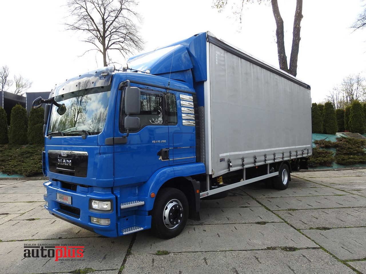 MAN TGM 15.290 TARPAULIN LIFT 18 PALLETS CRUISE CONTROL TWIN WHEELS AIR CONDITIONING 290HP - شاحنة ستارة جانبية: صورة 1 MAN TGM 15.290 TARPAULIN LIFT 18 PALLETS CRUISE CONTROL TWIN WHEELS AIR CONDITIONING 290HP - شاحنة ستارة جانبية: صورة 1
