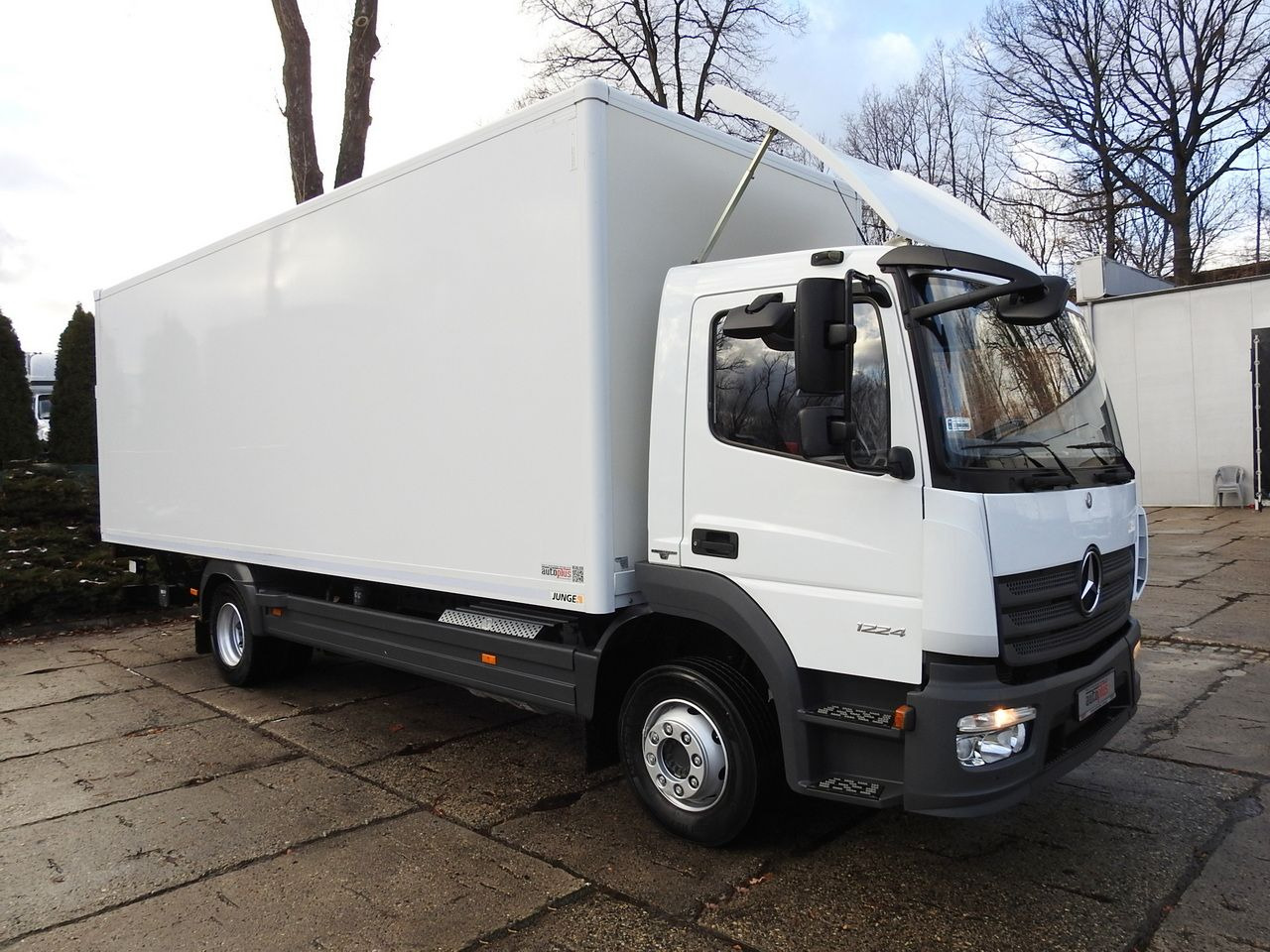 MERCEDES ATEGO 12.24 BOX LIFT 18 PALLETS CRUISE CONTROL AUTOMATIC TRANSMISSION TWIN WHEELS AIR CONDITIONING 240HP - شاحنة مغلقة الصندوق: صورة 4 MERCEDES ATEGO 12.24 BOX LIFT 18 PALLETS CRUISE CONTROL AUTOMATIC TRANSMISSION TWIN WHEELS AIR CONDITIONING 240HP - شاحنة مغلقة الصندوق: صورة 4