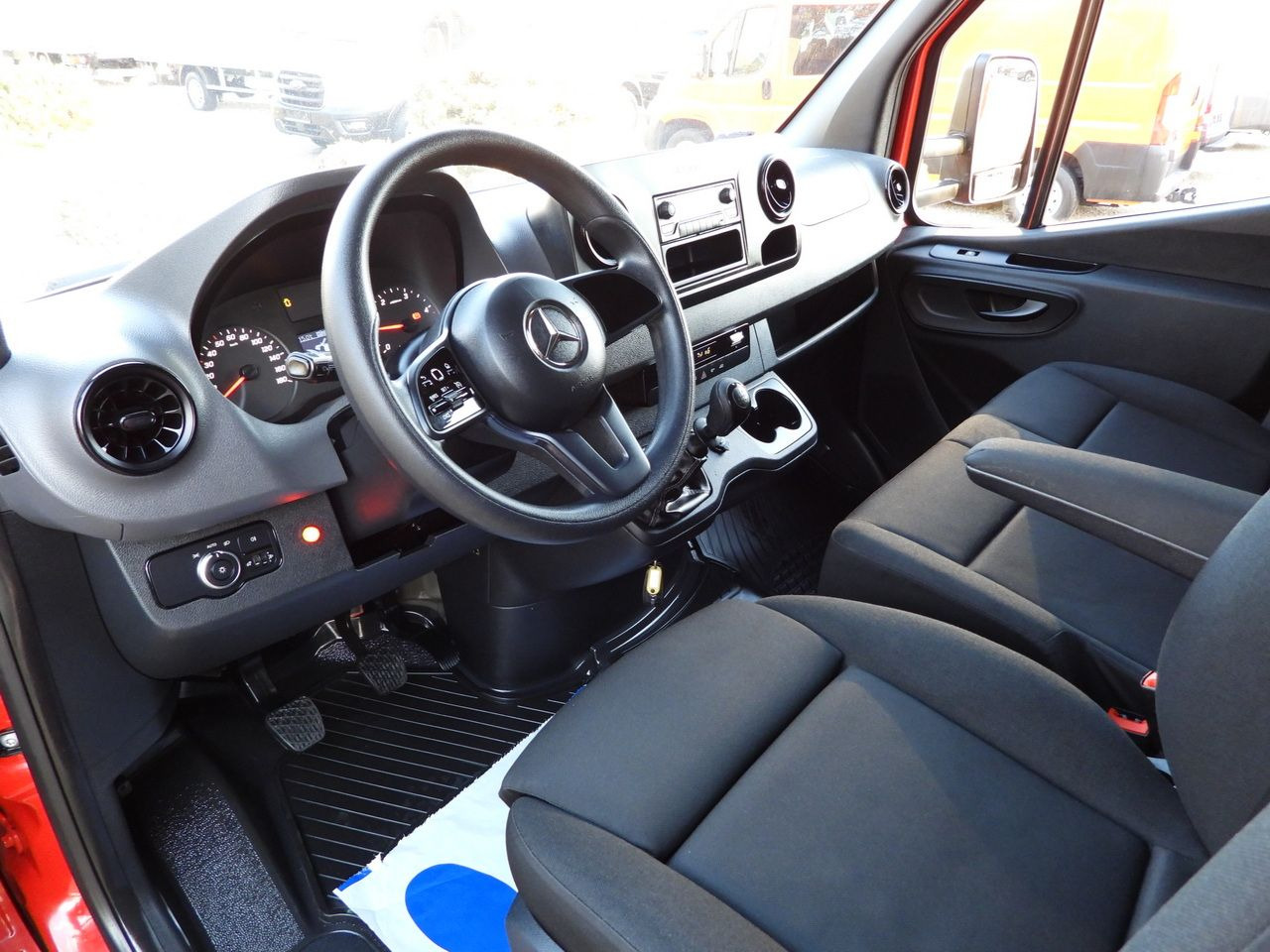 MERCEDES SPRINTER 316 TARPAULIN LIFT 8 PALLETS WEBASTO CRUISE CONTROL AIR CONDITIONING 160HP - شاحنة ستارة جانبية: صورة 2 MERCEDES SPRINTER 316 TARPAULIN LIFT 8 PALLETS WEBASTO CRUISE CONTROL AIR CONDITIONING 160HP - شاحنة ستارة جانبية: صورة 2