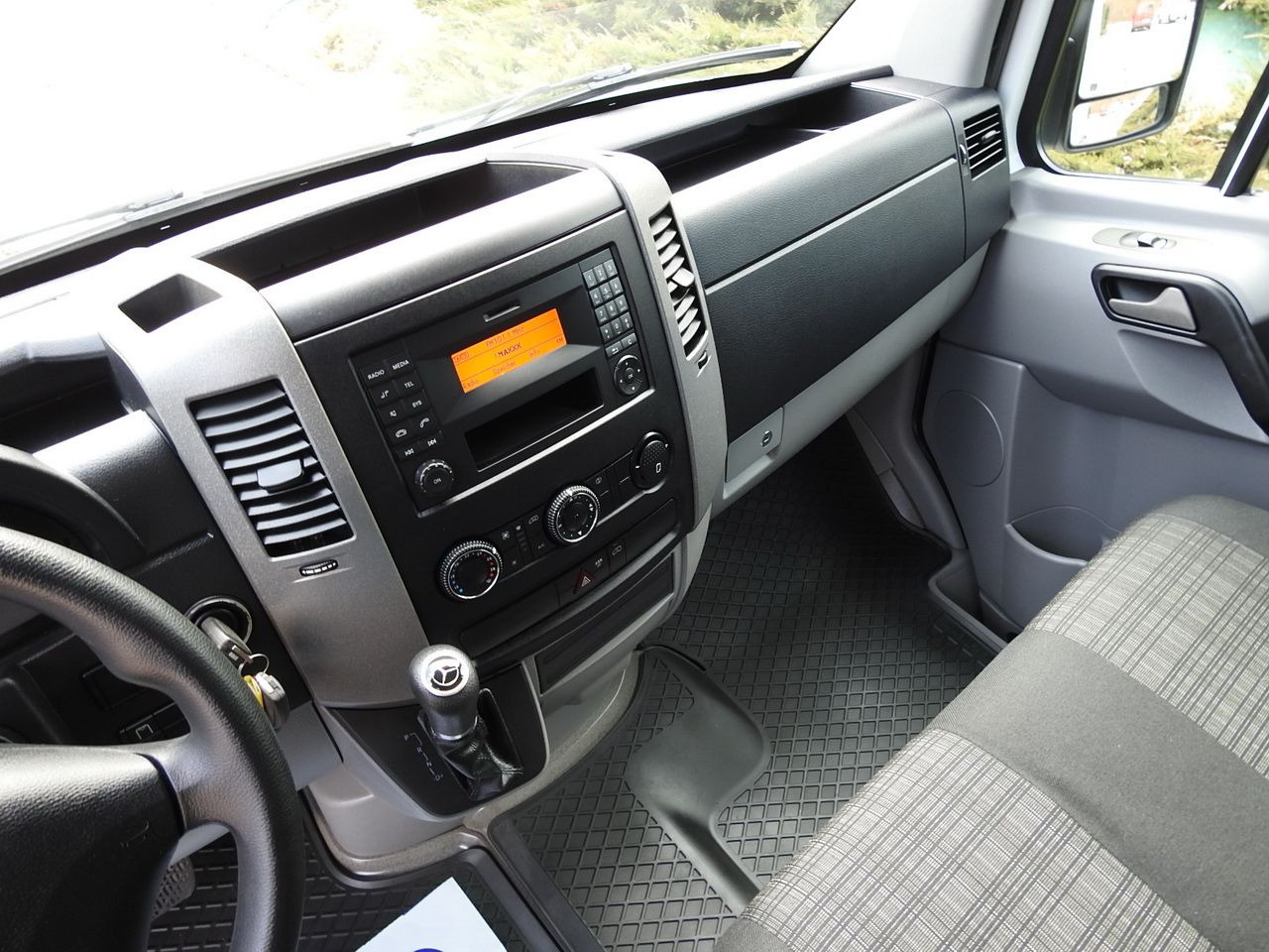 MERCEDES SPRINTER 316 THREE-WAY TIPPER  CRUISE CONTROL AUTOMATIC TRANSMISSION  AIR CONDITIONING  160HP MERCEDES SPRINTER 316 THREE-WAY TIPPER  CRUISE CONTROL AUTOMATIC TRANSMISSION  AIR CONDITIONING  160HP: صورة 27