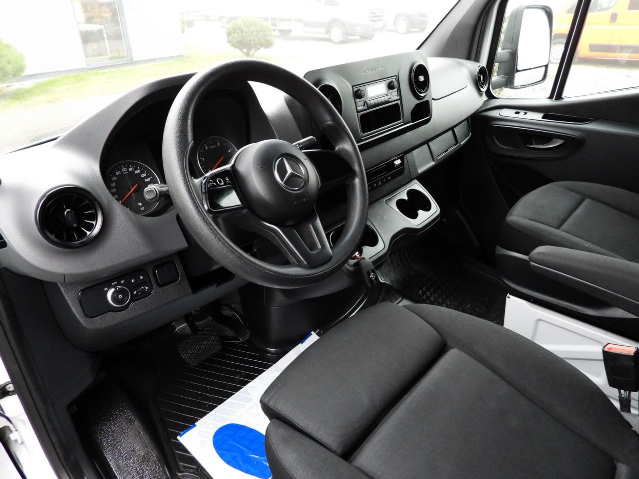 MERCEDES SPRINTER 319 TARPAULIN LIFT 8 PALLETS WEBASTO CRUISE CONTROL AUTOMATIC TRANSMISSION AIR CONDITIONING 190HP - شاحنة ستارة جانبية: صورة 2 MERCEDES SPRINTER 319 TARPAULIN LIFT 8 PALLETS WEBASTO CRUISE CONTROL AUTOMATIC TRANSMISSION AIR CONDITIONING 190HP - شاحنة ستارة جانبية: صورة 2