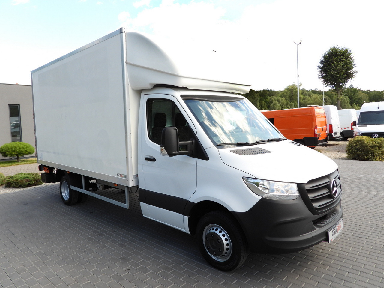 MERCEDES SPRINTER 514 BOX LIFT 8 PALLETS CRUISE CONTROL TWIN WHEELS AIR CONDITIONING 140HP - شاحنة مغلقة الصندوق: صورة 4 MERCEDES SPRINTER 514 BOX LIFT 8 PALLETS CRUISE CONTROL TWIN WHEELS AIR CONDITIONING 140HP - شاحنة مغلقة الصندوق: صورة 4