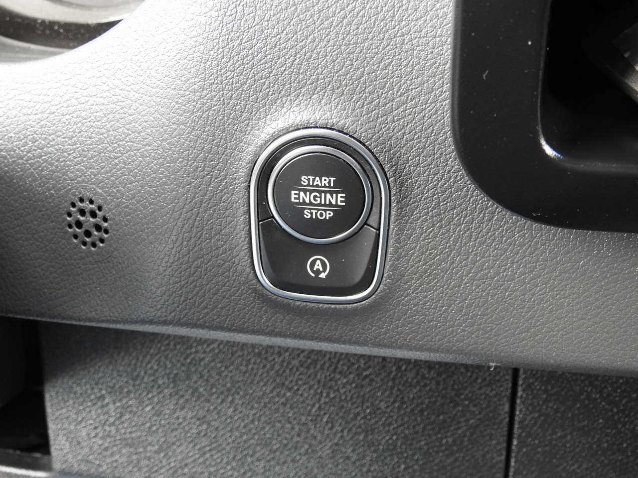 شاحنة مغلقة الصندوق MERCEDES SPRINTER BOX LIFT 8 PALLETS AIR CONDITIONING  150HP: صورة 33