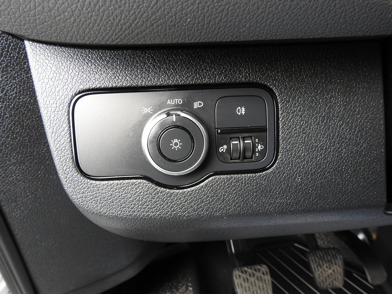 شاحنة مغلقة الصندوق MERCEDES SPRINTER BOX LIFT 8 PALLETS AIR CONDITIONING  150HP: صورة 26