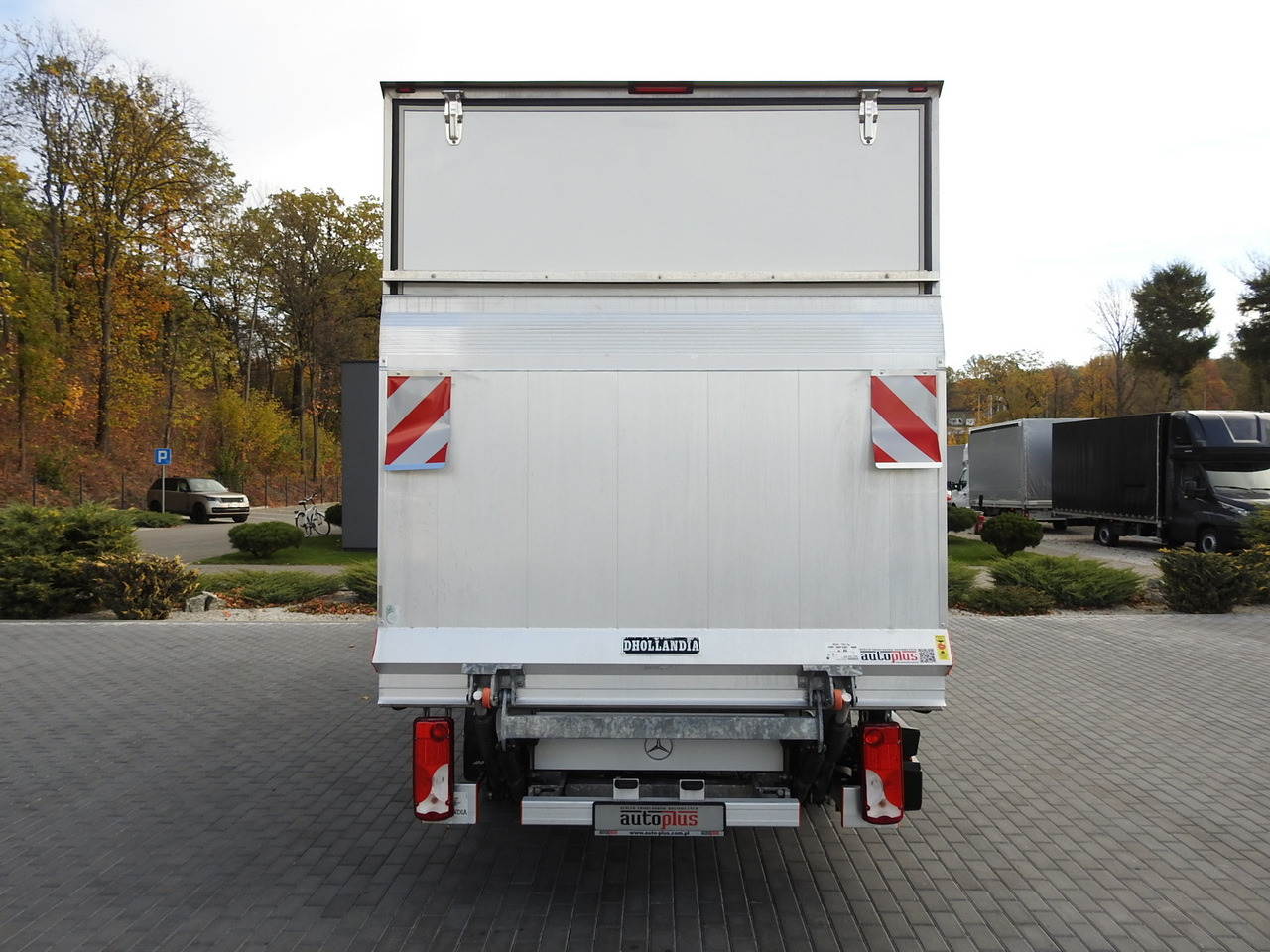 شاحنة مغلقة الصندوق MERCEDES SPRINTER BOX LIFT 8 PALLETS AIR CONDITIONING  150HP: صورة 10
