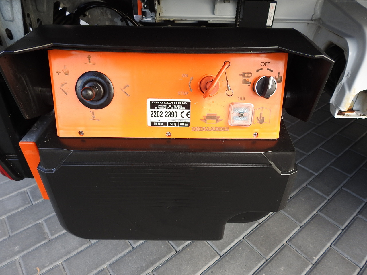 شاحنة مغلقة الصندوق MERCEDES SPRINTER BOX LIFT 8 PALLETS AIR CONDITIONING  150HP: صورة 20