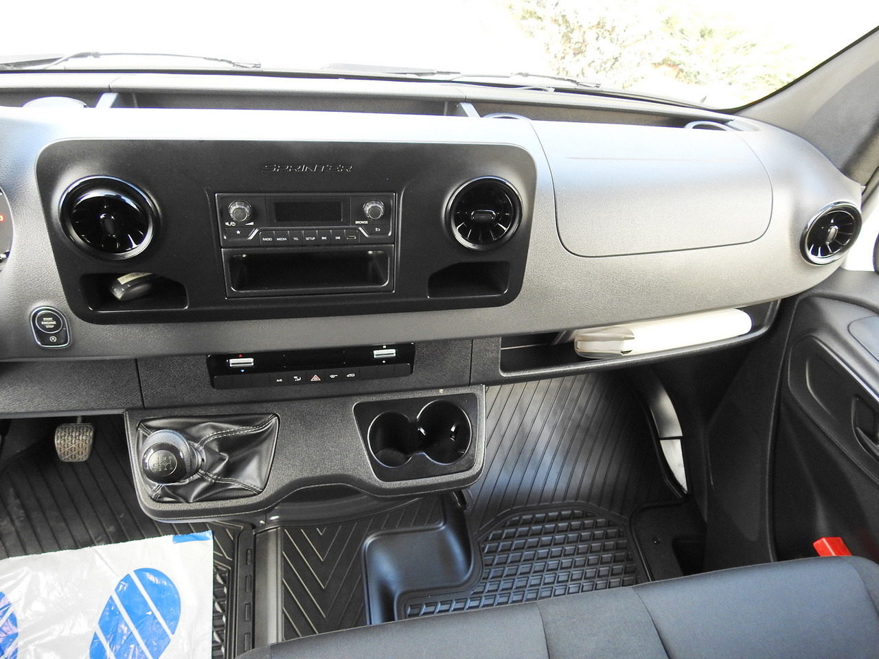 شاحنة مغلقة الصندوق MERCEDES SPRINTER BOX LIFT 8 PALLETS AIR CONDITIONING  150HP: صورة 29