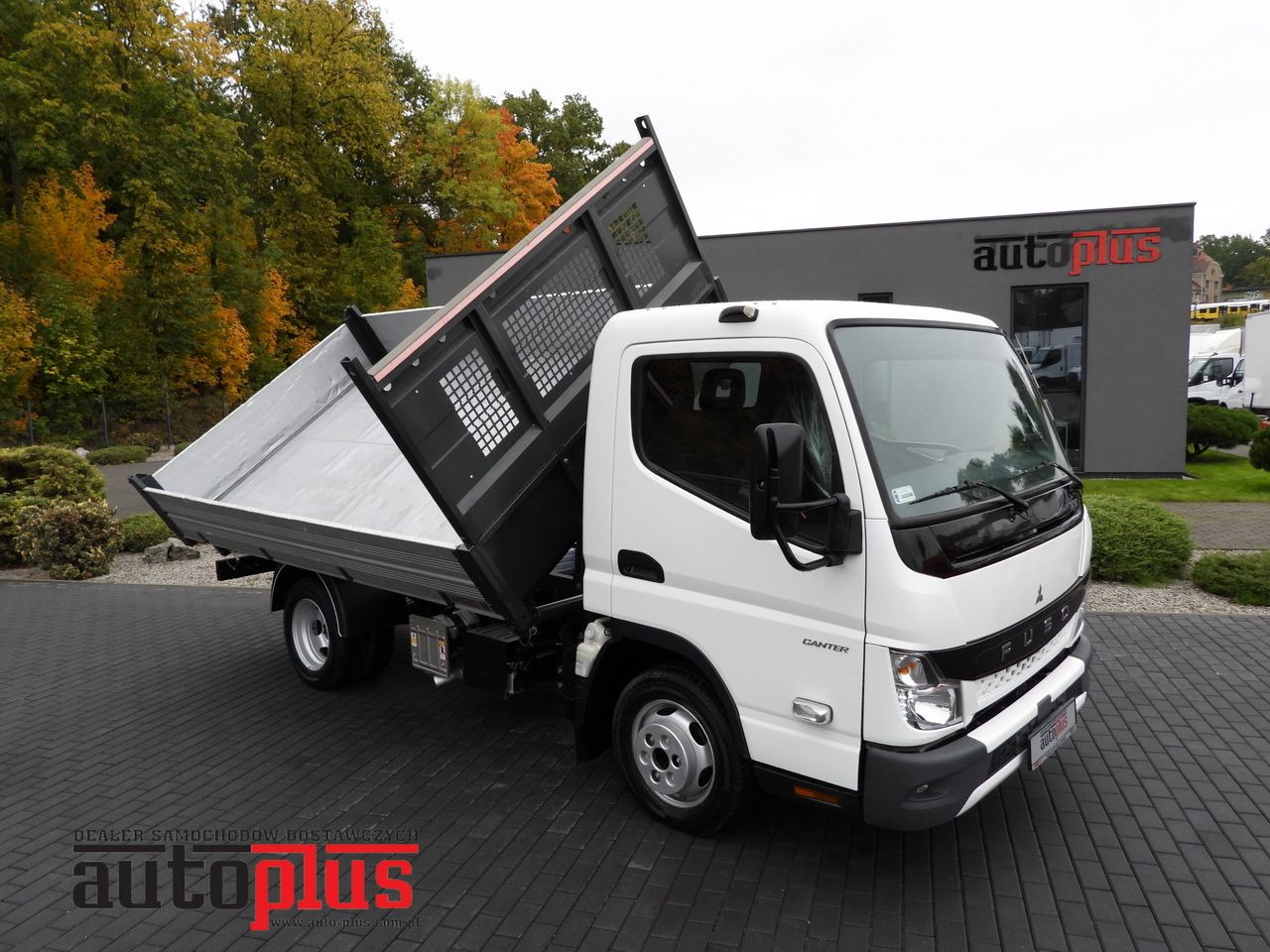 MITSUBISHI CANTER FUSO 3C15 THREE-WAY TIPPER 3 SEATS LED LIGHTS TWIN WHEELS  150HP - قلاب صغير: صورة 1 MITSUBISHI CANTER FUSO 3C15 THREE-WAY TIPPER 3 SEATS LED LIGHTS TWIN WHEELS  150HP - قلاب صغير: صورة 1