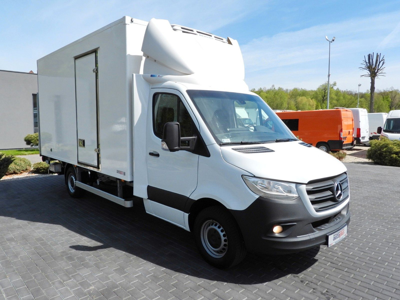 Mercedes-Benz SPRINTER 316 KÜHLKOFFER 0*C AUFZUG 8 PALETTEN - شاحنة مُبرّدة للتوصيل: صورة 4 Mercedes-Benz SPRINTER 316 KÜHLKOFFER 0*C AUFZUG 8 PALETTEN - شاحنة مُبرّدة للتوصيل: صورة 4