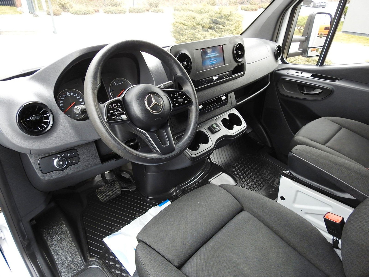 Mercedes-Benz SPRINTER 316 PRITSCHE PLANE 10 PALETTEN WEBASTO - شاحنة ستارة جانبية, الشاحنات الصغيرة كابينة مزدوجة: صورة 2 Mercedes-Benz SPRINTER 316 PRITSCHE PLANE 10 PALETTEN WEBASTO - شاحنة ستارة جانبية, الشاحنات الصغيرة كابينة مزدوجة: صورة 2