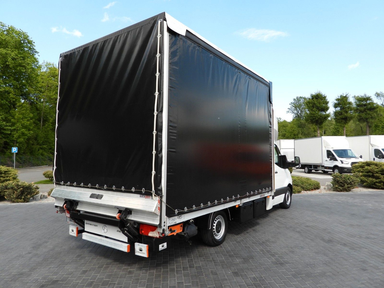 Mercedes-Benz SPRINTER 316 PRITSCHE PLANE AUFZUG 10 PALETTEN - شاحنة ستارة جانبية, الشاحنات الصغيرة كابينة مزدوجة: صورة 3 Mercedes-Benz SPRINTER 316 PRITSCHE PLANE AUFZUG 10 PALETTEN - شاحنة ستارة جانبية, الشاحنات الصغيرة كابينة مزدوجة: صورة 3