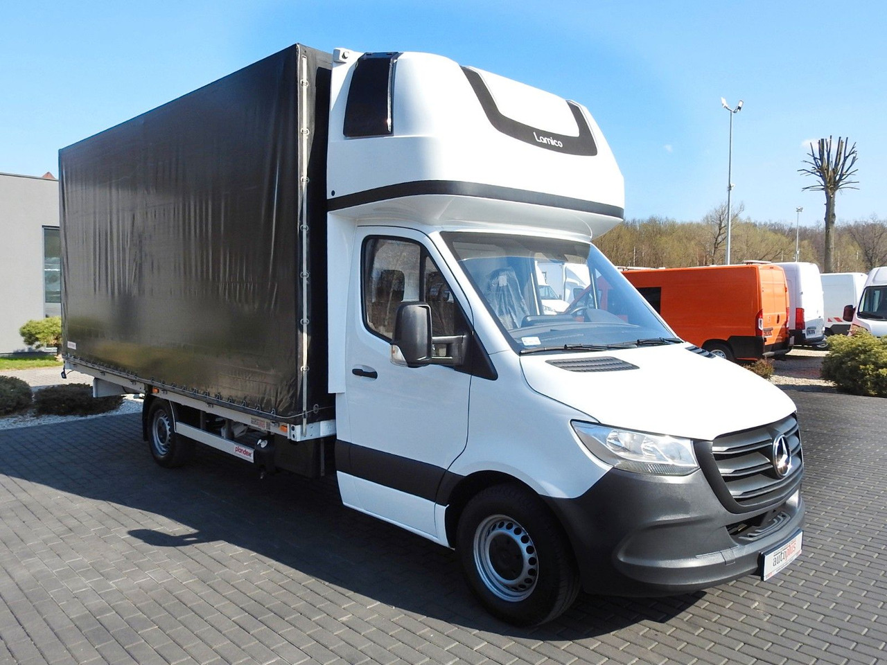 Mercedes-Benz SPRINTER PRITSCHE PLANE 10 PALETTEN KLIMAANLAGE - شاحنة ستارة جانبية: صورة 4 Mercedes-Benz SPRINTER PRITSCHE PLANE 10 PALETTEN KLIMAANLAGE - شاحنة ستارة جانبية: صورة 4