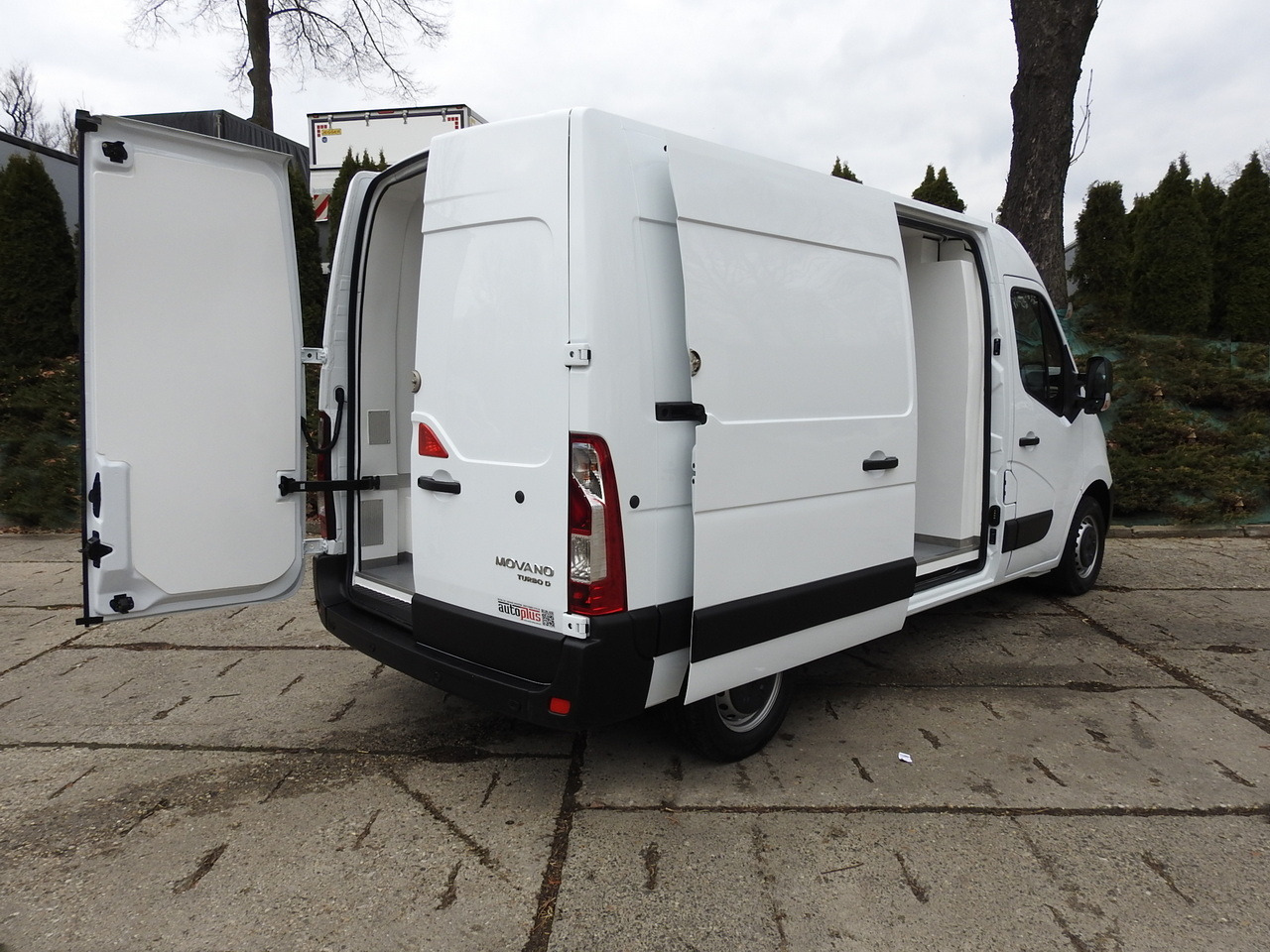 OPEL MOVANO REFRIGERATOR VAN 0*C CRUISE CONTROL NAVIGATION AIR CONDITIONING LED LIGHTS 136HP - شاحنة مُبرّدة للتوصيل: صورة 3 OPEL MOVANO REFRIGERATOR VAN 0*C CRUISE CONTROL NAVIGATION AIR CONDITIONING LED LIGHTS 136HP - شاحنة مُبرّدة للتوصيل: صورة 3