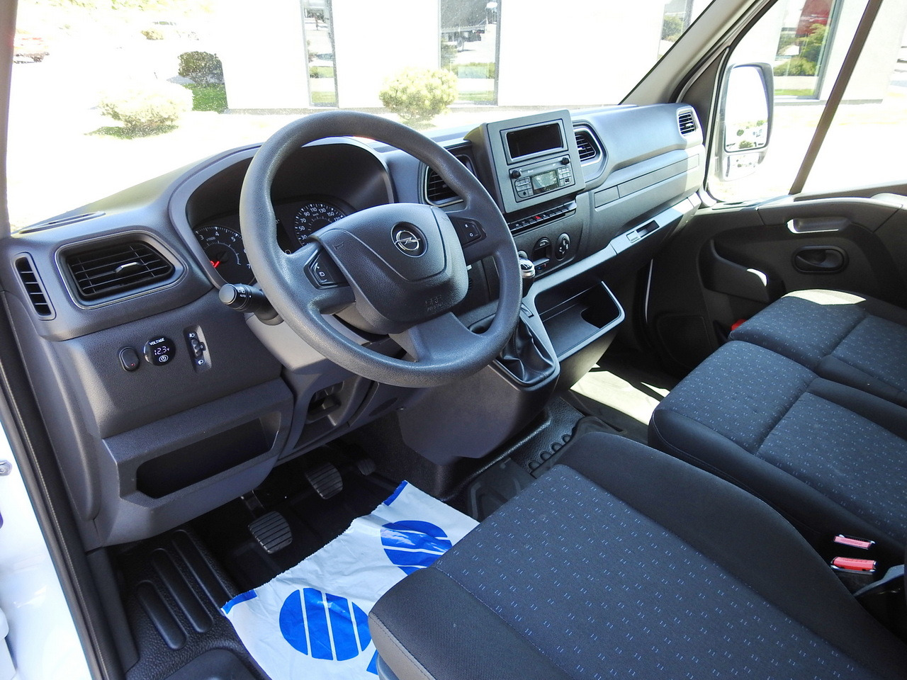 OPEL MOVANO - شاحنة ستارة جانبية: صورة 2 OPEL MOVANO - شاحنة ستارة جانبية: صورة 2