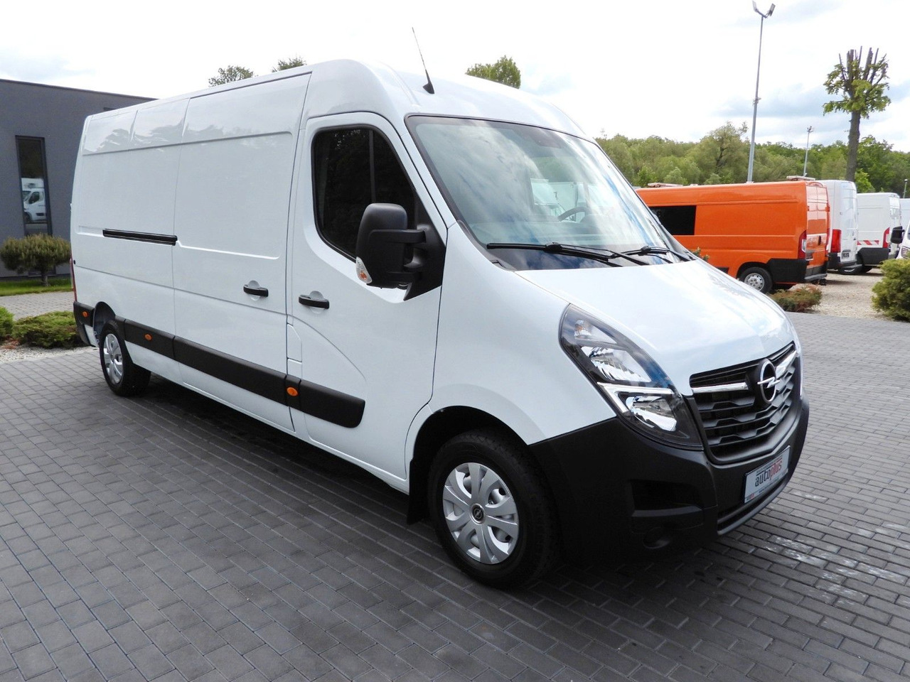 Opel MOVANO KASTENWAGEN KLIMAANLAGE LED LICHTER 150PS Opel MOVANO KASTENWAGEN KLIMAANLAGE LED LICHTER 150PS - فان: صورة 4 Opel MOVANO KASTENWAGEN KLIMAANLAGE LED LICHTER 150PS Opel MOVANO KASTENWAGEN KLIMAANLAGE LED LICHTER 150PS - فان: صورة 4
