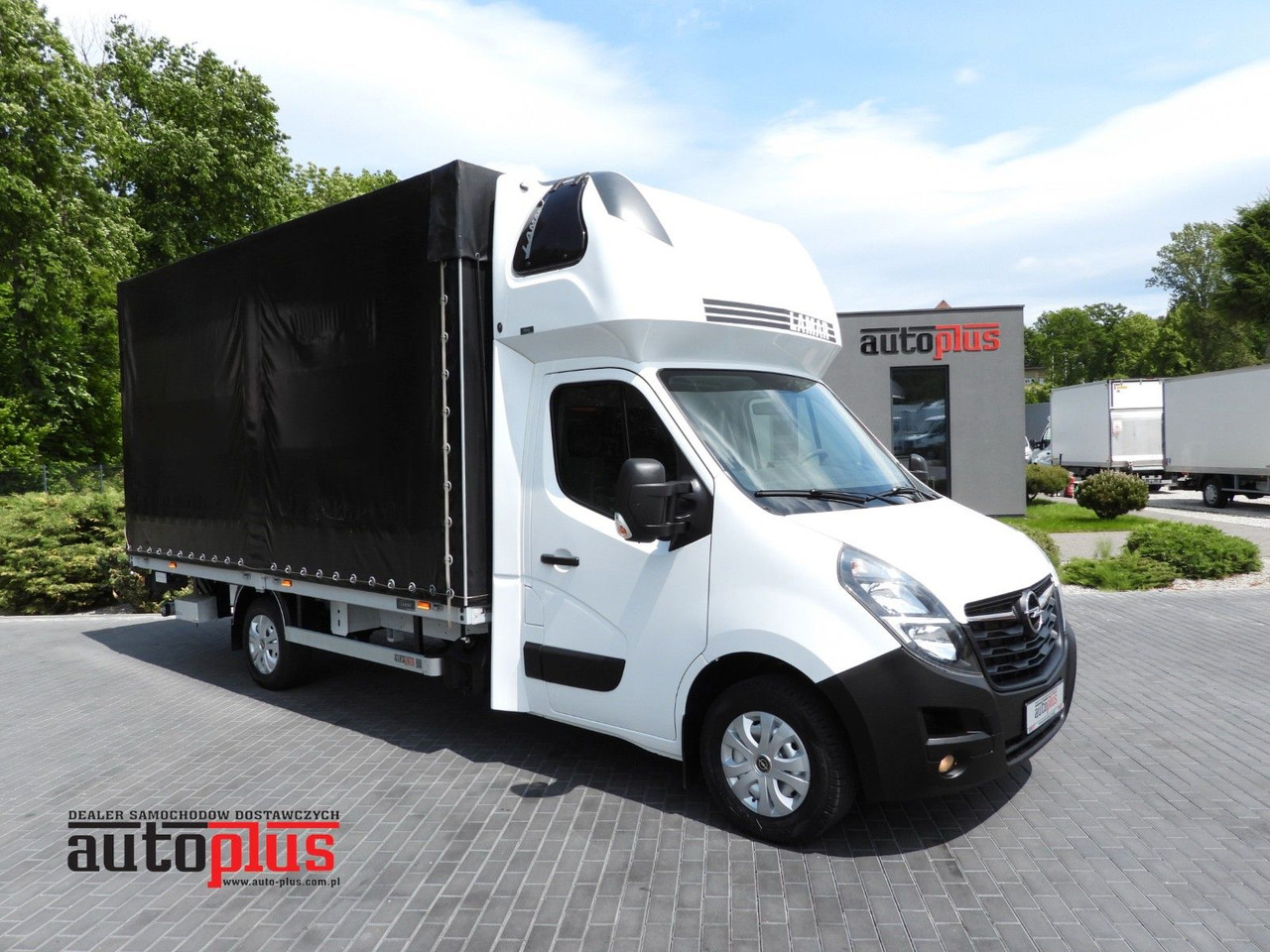 Opel MOVANO PRITSCHE PLANE AUFZUG 9 PALETTEN WEBASTO - شاحنة ستارة جانبية: صورة 1 Opel MOVANO PRITSCHE PLANE AUFZUG 9 PALETTEN WEBASTO - شاحنة ستارة جانبية: صورة 1