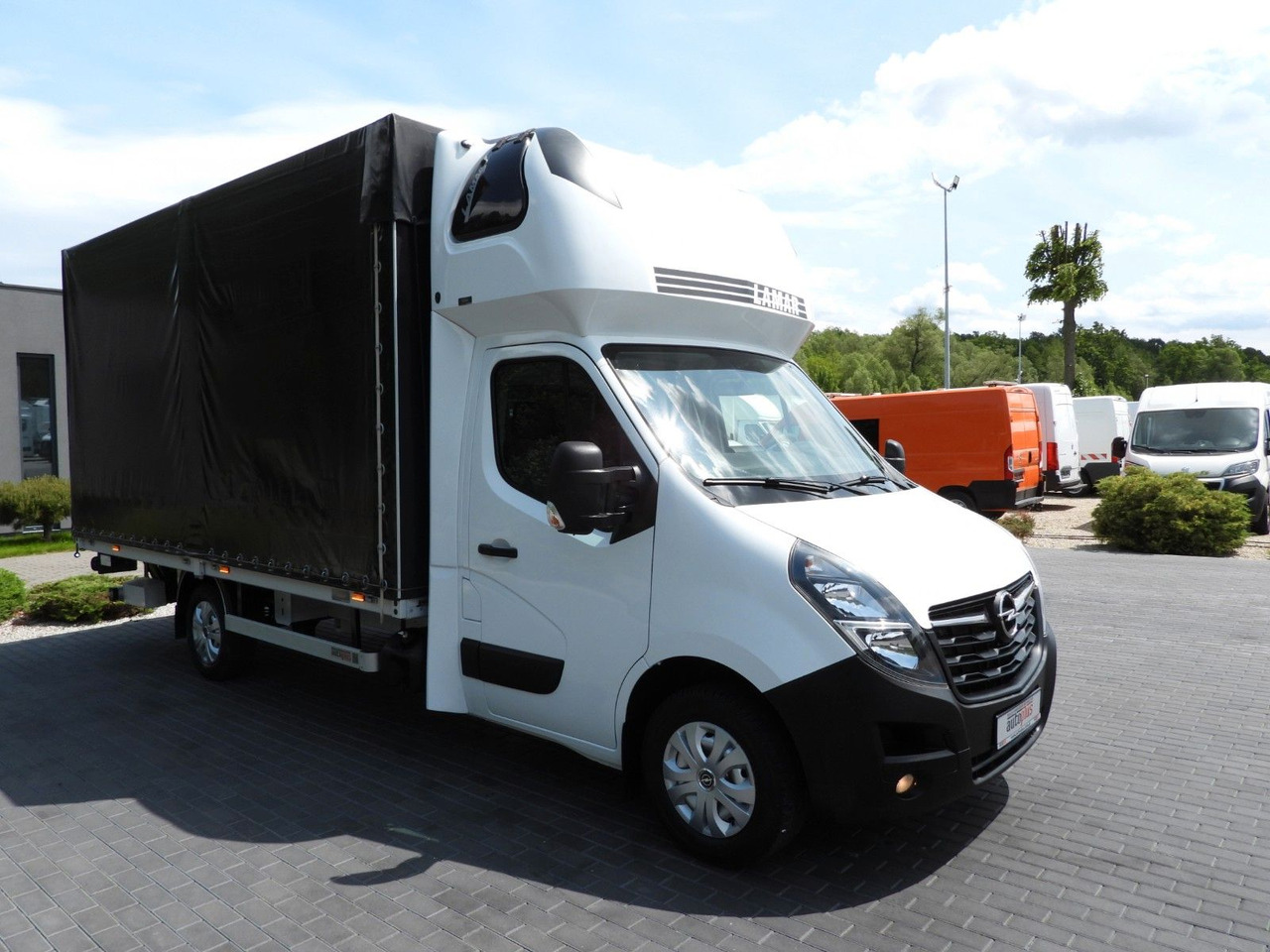 Opel MOVANO PRITSCHE PLANE AUFZUG 9 PALETTEN WEBASTO - شاحنة ستارة جانبية: صورة 4 Opel MOVANO PRITSCHE PLANE AUFZUG 9 PALETTEN WEBASTO - شاحنة ستارة جانبية: صورة 4
