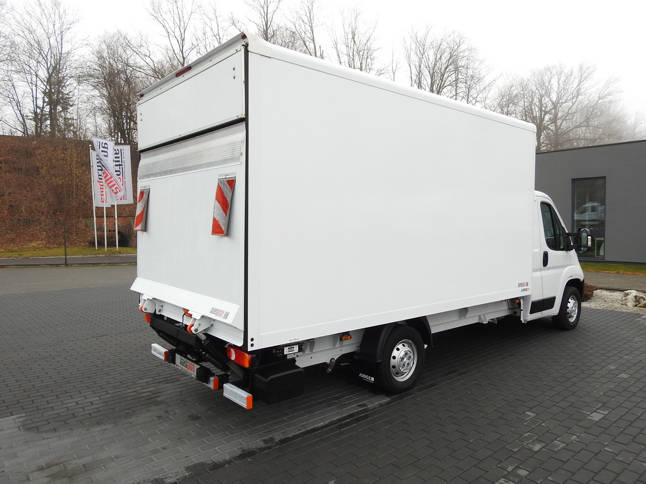 PEUGEOT BOXER BOX LIFT 8 PALLETS CRUISE CONTROL AIR CONDITIONING 140HP - شاحنة مغلقة الصندوق: صورة 3 PEUGEOT BOXER BOX LIFT 8 PALLETS CRUISE CONTROL AIR CONDITIONING 140HP - شاحنة مغلقة الصندوق: صورة 3
