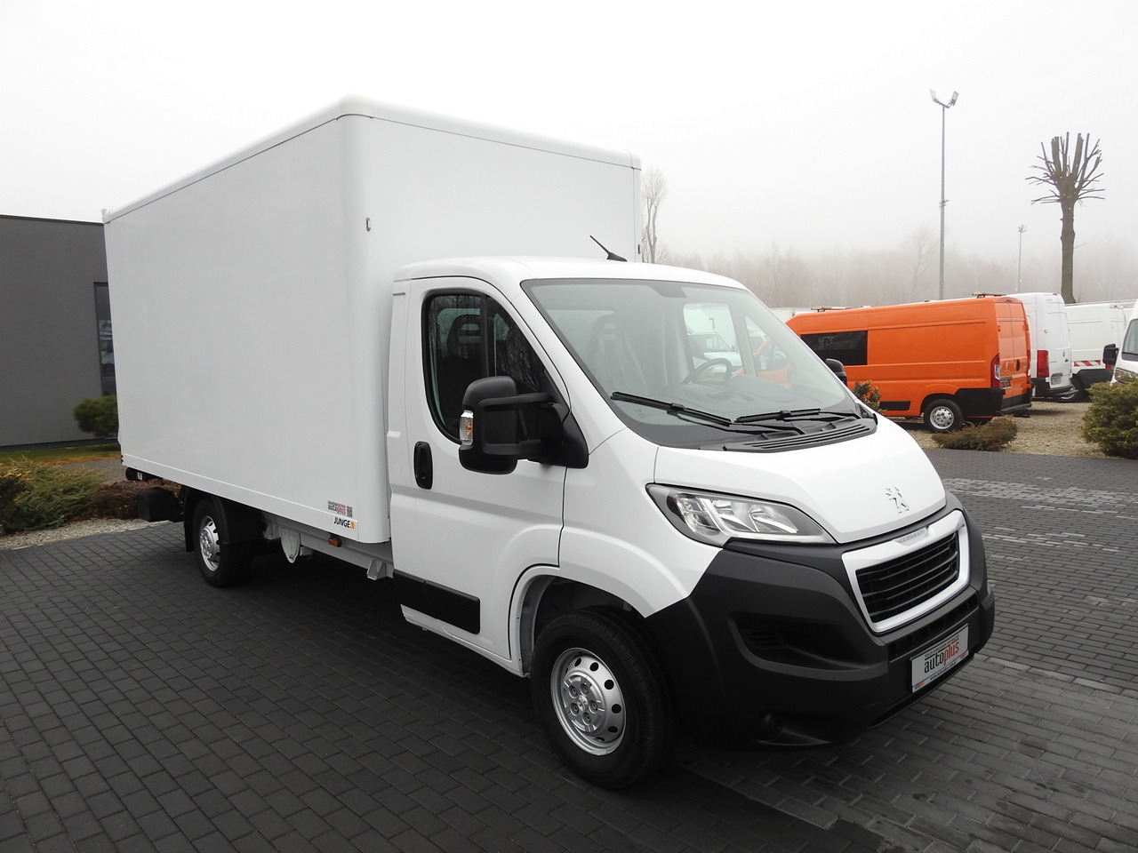 PEUGEOT BOXER BOX LIFT 8 PALLETS CRUISE CONTROL AIR CONDITIONING 140HP - شاحنة مغلقة الصندوق: صورة 4 PEUGEOT BOXER BOX LIFT 8 PALLETS CRUISE CONTROL AIR CONDITIONING 140HP - شاحنة مغلقة الصندوق: صورة 4