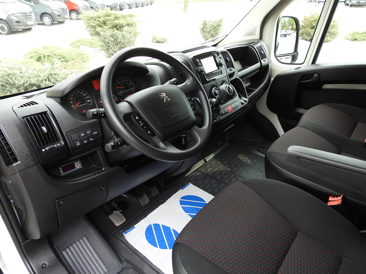 PEUGEOT BOXER REFRIGERATOR VAN 0*C CRUISE CONTROL NAVIGATION AIR CONDITIONING 135HP - شاحنة مُبرّدة للتوصيل: صورة 2 PEUGEOT BOXER REFRIGERATOR VAN 0*C CRUISE CONTROL NAVIGATION AIR CONDITIONING 135HP - شاحنة مُبرّدة للتوصيل: صورة 2