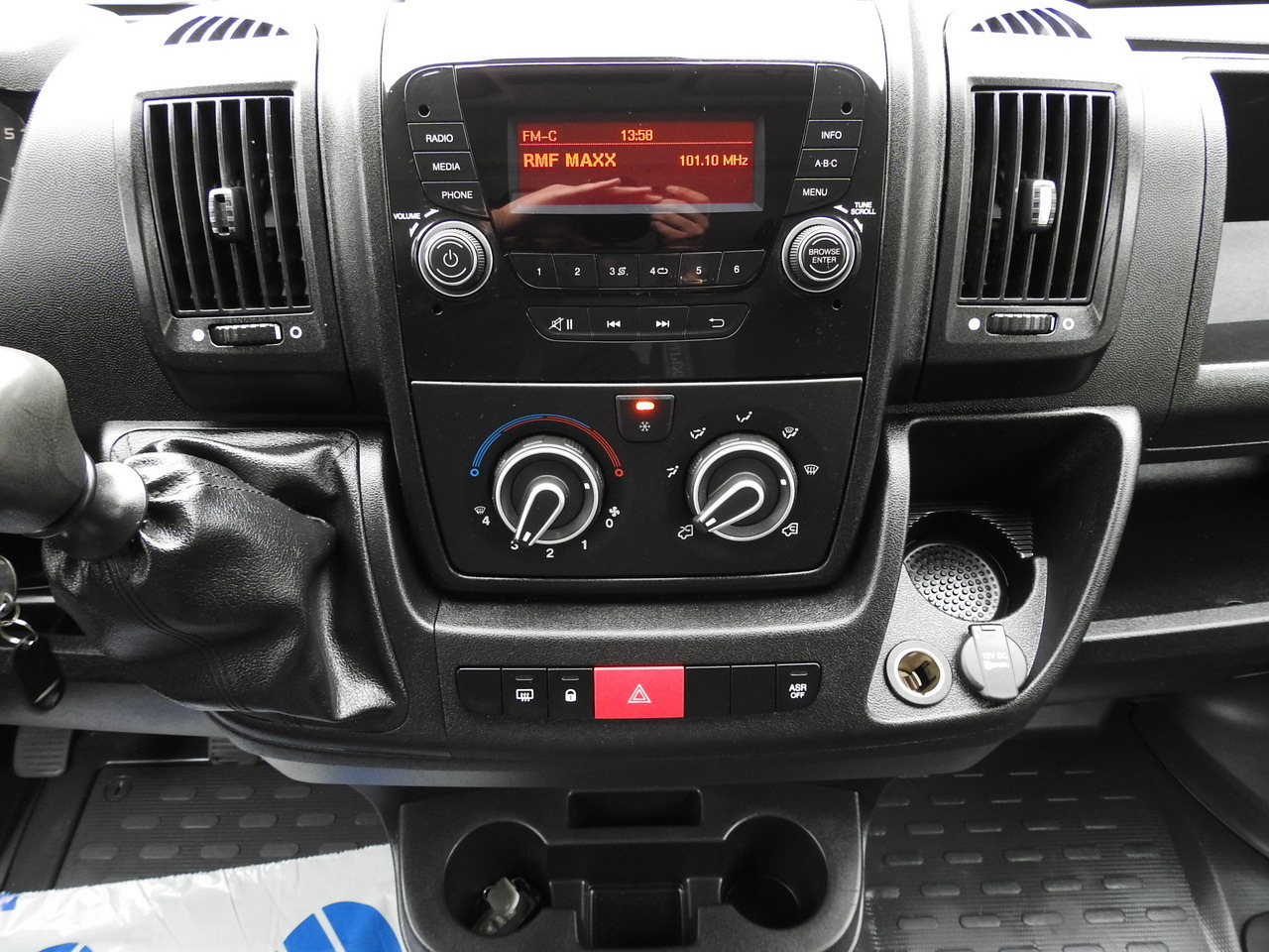 شاحنة مُبرّدة للتوصيل PEUGEOT BOXER REFRIGERATOR VAN -5*C TWO COMPARTMENTS CRUISE CONTROL AIR CONDITIONING  120HP: صورة 38