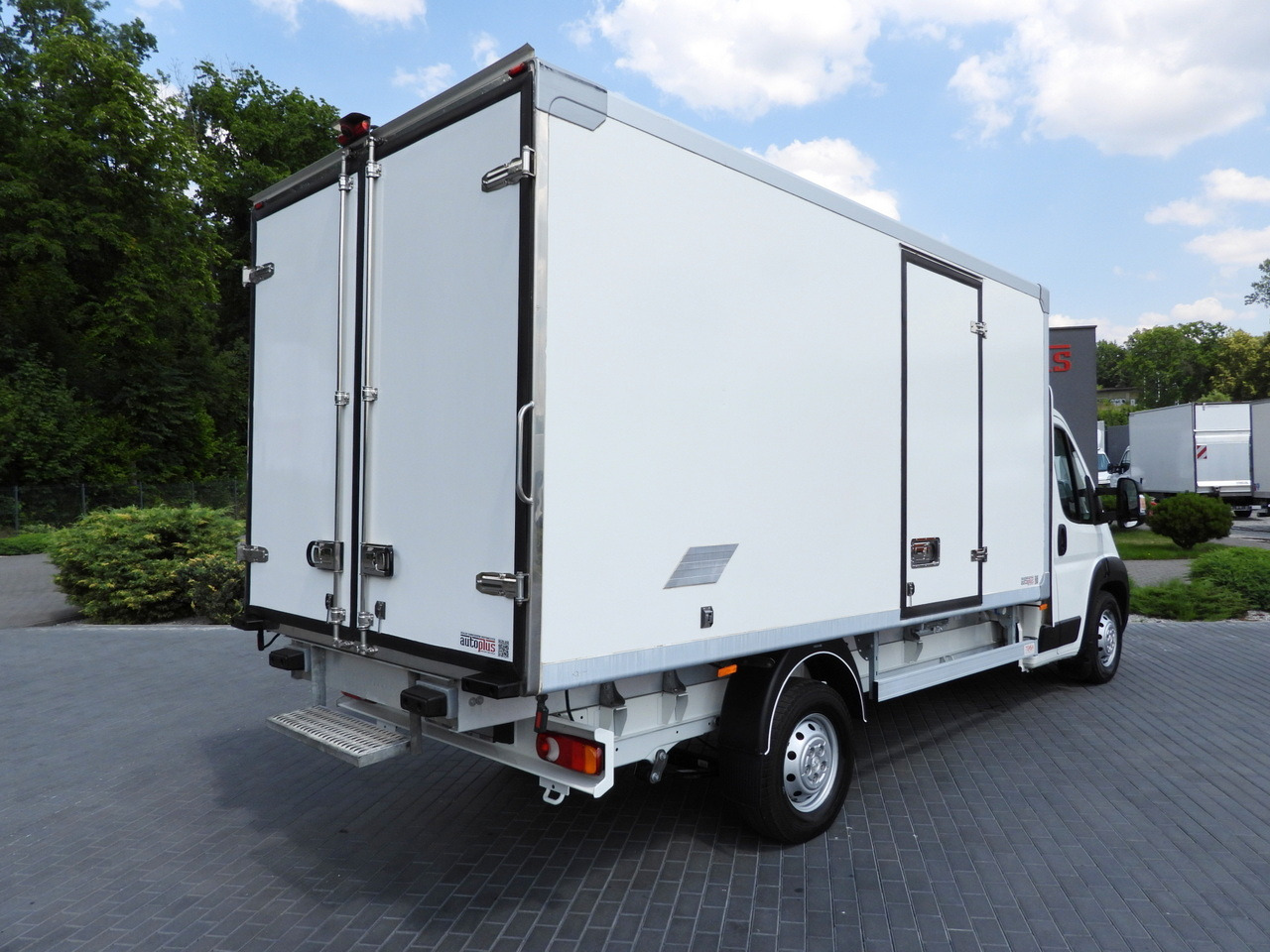 PEUGEOT BOXER REGRIGERATOR BOX 0*C 8 PALLETS CRUISE CONTROL LED LIGHTS AIR CONDITIONING 165HP - شاحنة مُبرّدة للتوصيل: صورة 3 PEUGEOT BOXER REGRIGERATOR BOX 0*C 8 PALLETS CRUISE CONTROL LED LIGHTS AIR CONDITIONING 165HP - شاحنة مُبرّدة للتوصيل: صورة 3