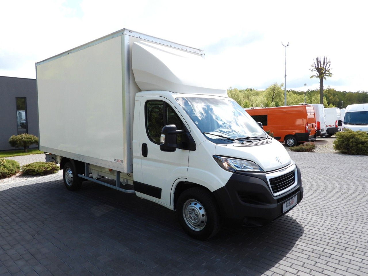 Peugeot BOXER KOFFER 8 PALETTEN TEMPOMAT KLIMAANLAGE Peugeot BOXER KOFFER 8 PALETTEN TEMPOMAT KLIMAANLAGE - شاحنة مغلقة الصندوق: صورة 4 Peugeot BOXER KOFFER 8 PALETTEN TEMPOMAT KLIMAANLAGE Peugeot BOXER KOFFER 8 PALETTEN TEMPOMAT KLIMAANLAGE - شاحنة مغلقة الصندوق: صورة 4