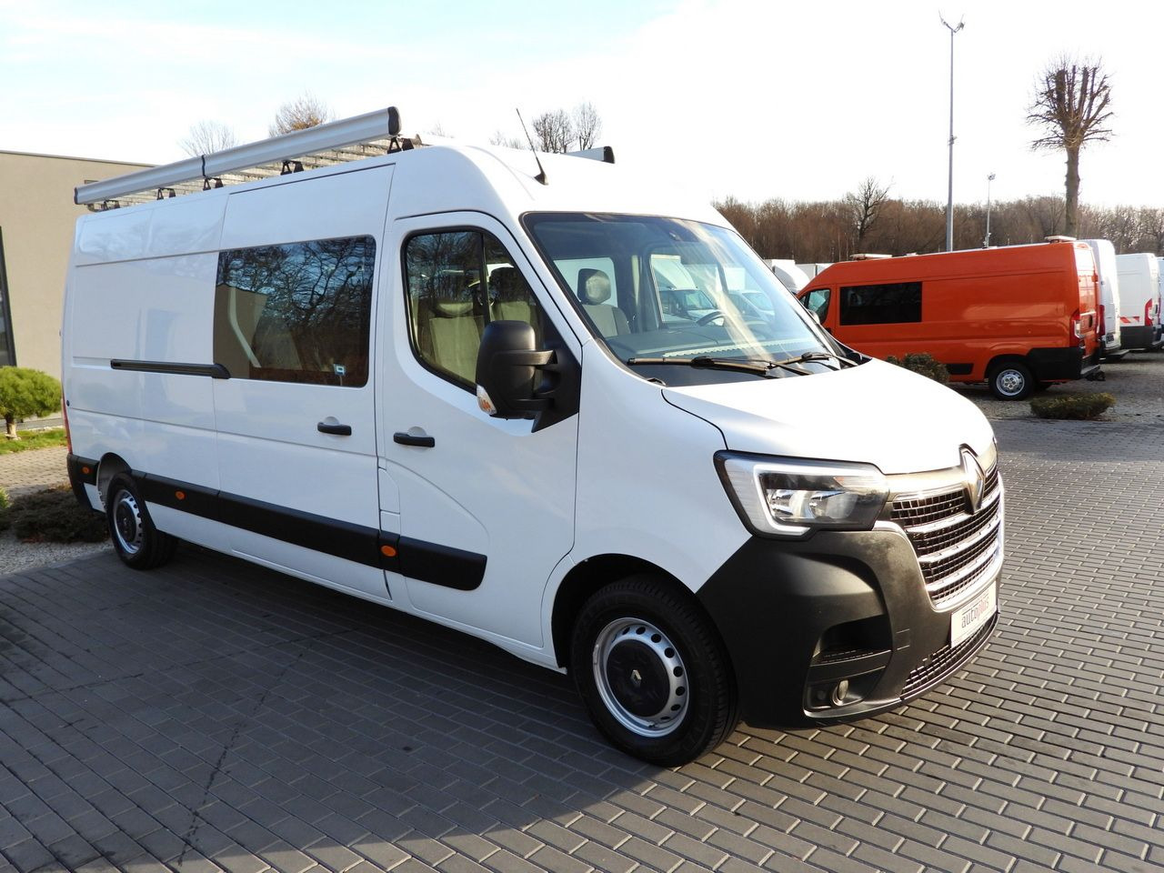 RENAULT MASTER BOX DELIVERY VAN 7 SEATS CRUISE CONTROL NAVIGATION LED LIGHTS AIR CONDITIONING 180HP - فان: صورة 4 RENAULT MASTER BOX DELIVERY VAN 7 SEATS CRUISE CONTROL NAVIGATION LED LIGHTS AIR CONDITIONING 180HP - فان: صورة 4