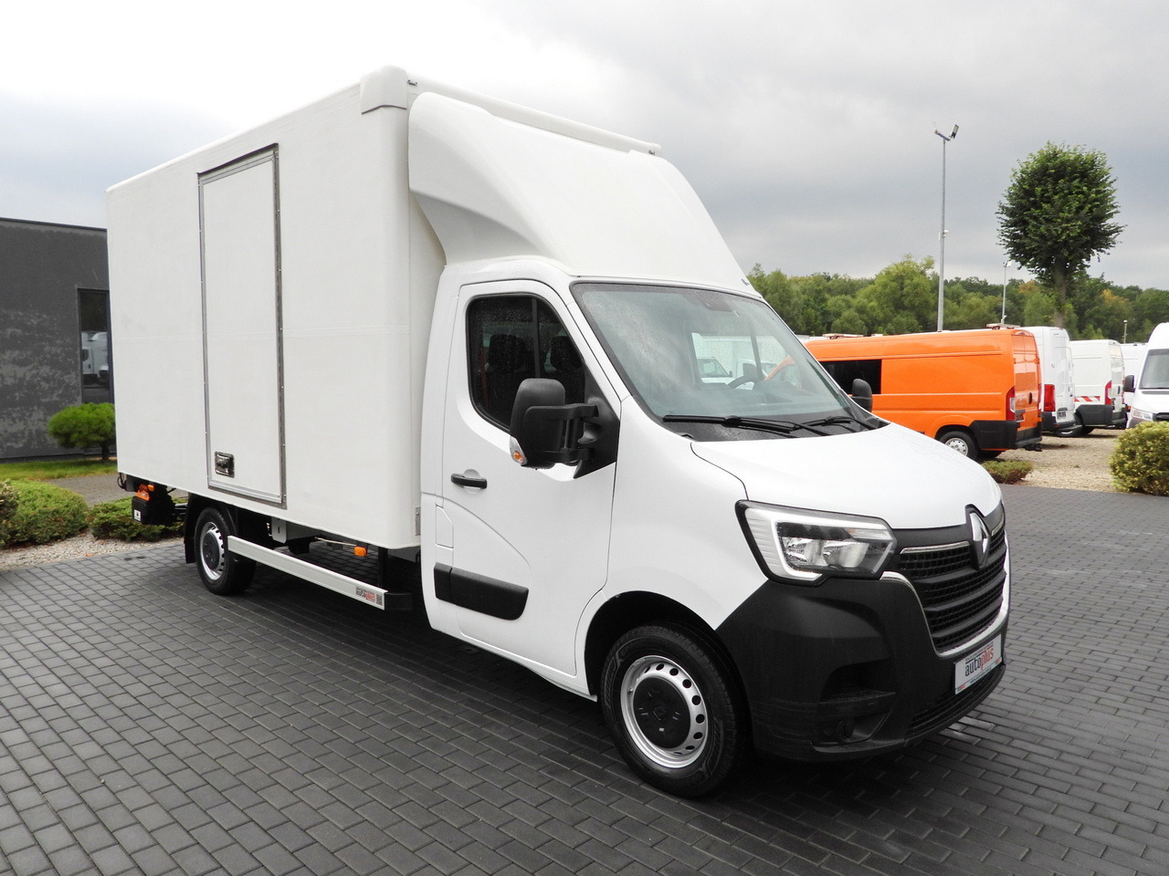 RENAULT MASTER BOX LIFT 8 PALLETS CRUISE CONTROL LED LIGHTS AIR CONDITIONING 145HP - شاحنة مغلقة الصندوق: صورة 4 RENAULT MASTER BOX LIFT 8 PALLETS CRUISE CONTROL LED LIGHTS AIR CONDITIONING 145HP - شاحنة مغلقة الصندوق: صورة 4
