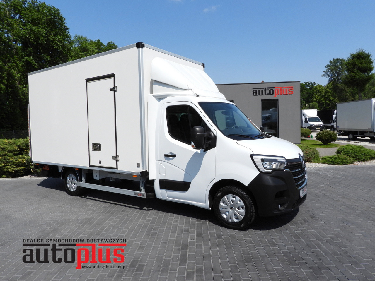 RENAULT MASTER BOX LIFT 8 PALLETS CRUISE CONTROL LED LIGHTS AIR CONDITIONING 165HP - شاحنة مغلقة الصندوق: صورة 1 RENAULT MASTER BOX LIFT 8 PALLETS CRUISE CONTROL LED LIGHTS AIR CONDITIONING 165HP - شاحنة مغلقة الصندوق: صورة 1