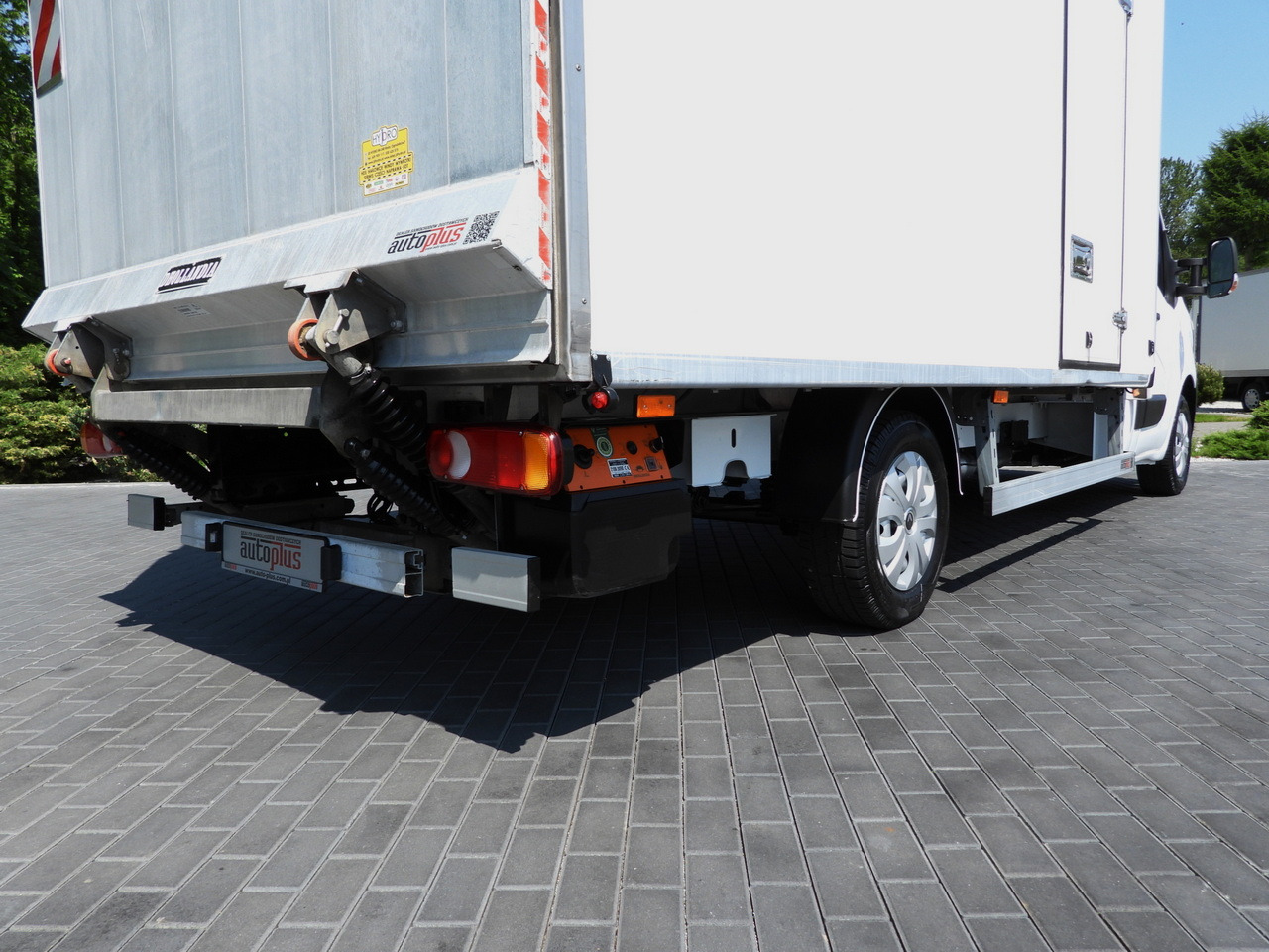 شاحنة مغلقة الصندوق RENAULT MASTER  BOX LIFT 8 PALLETS CRUISE CONTROL LED LIGHTS AIR CONDITIONING  165HP: صورة 26