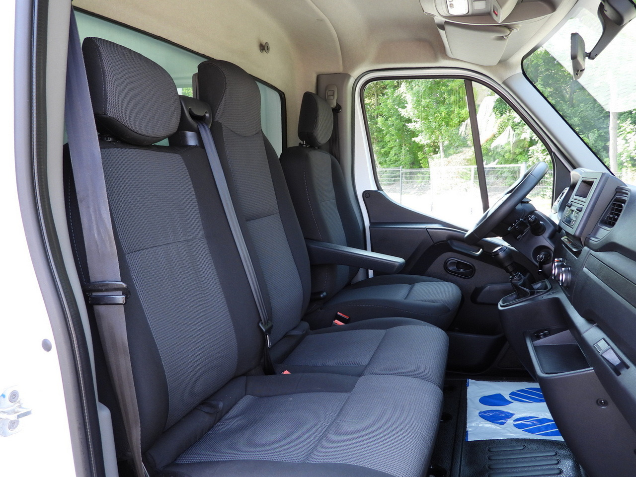 شاحنة مغلقة الصندوق RENAULT MASTER  BOX LIFT 8 PALLETS CRUISE CONTROL LED LIGHTS AIR CONDITIONING  165HP: صورة 37