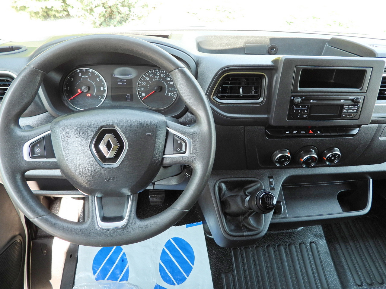 شاحنة مغلقة الصندوق RENAULT MASTER  BOX LIFT 8 PALLETS CRUISE CONTROL LED LIGHTS AIR CONDITIONING  165HP: صورة 30