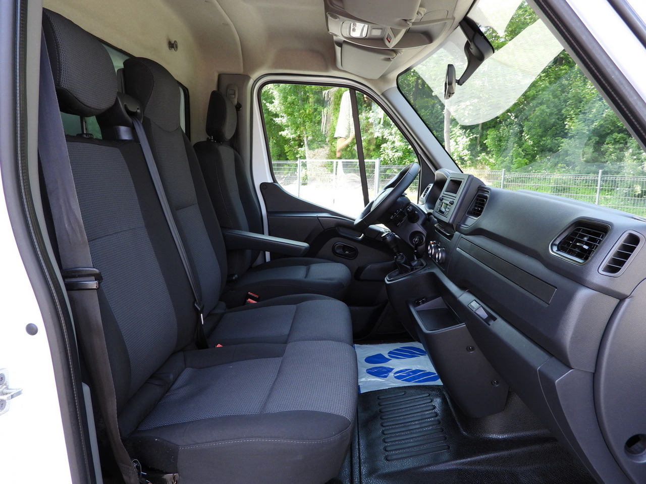 شاحنة مغلقة الصندوق RENAULT MASTER  BOX LIFT 8 PALLETS CRUISE CONTROL LED LIGHTS AIR CONDITIONING  165HP: صورة 36