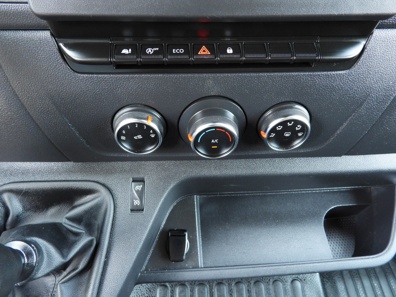 شاحنة مغلقة الصندوق RENAULT MASTER  BOX LIFT 8 PALLETS CRUISE CONTROL LED LIGHTS AIR CONDITIONING  165HP: صورة 35