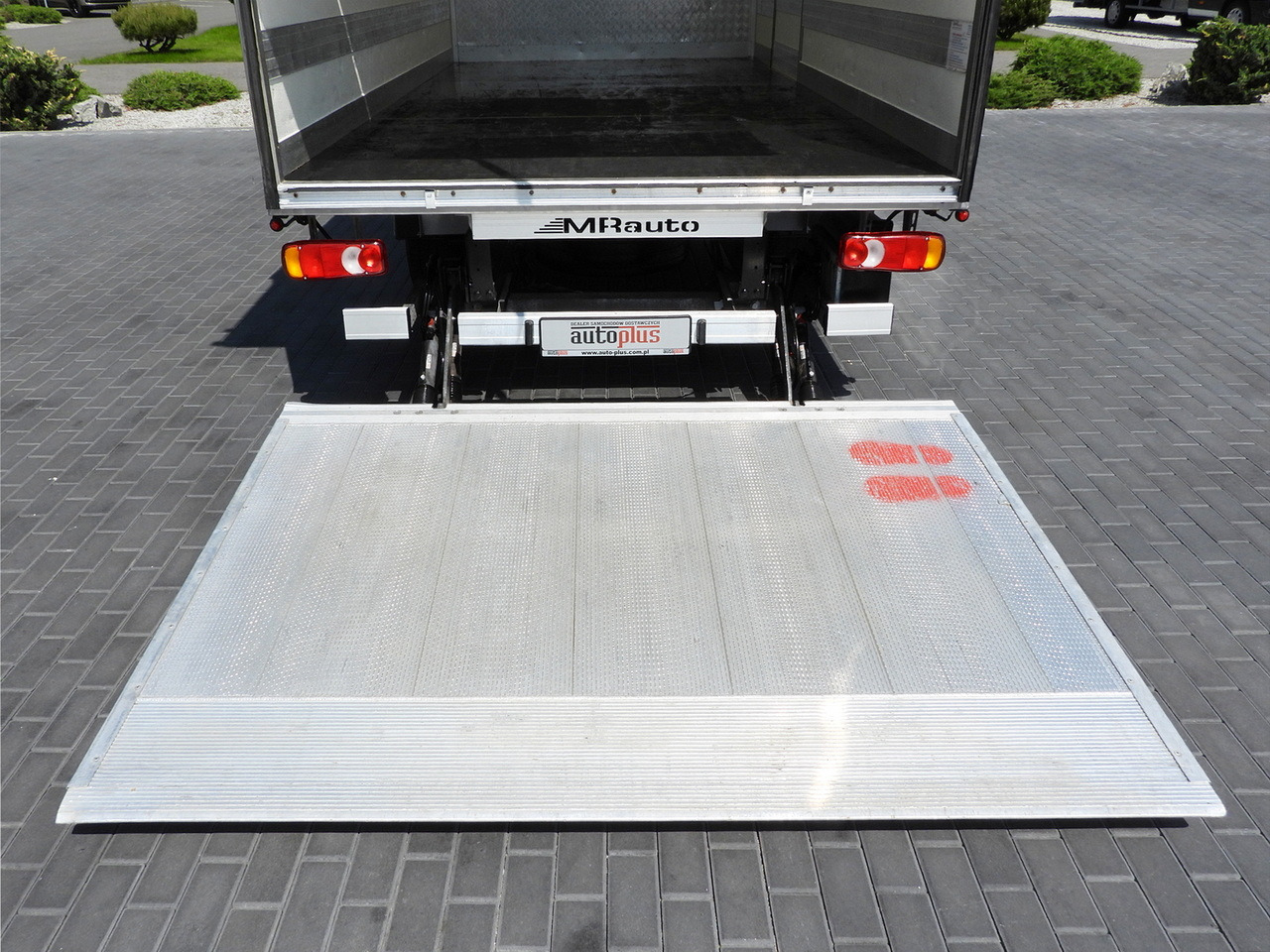 شاحنة مغلقة الصندوق RENAULT MASTER  BOX LIFT 8 PALLETS CRUISE CONTROL LED LIGHTS AIR CONDITIONING  165HP: صورة 23