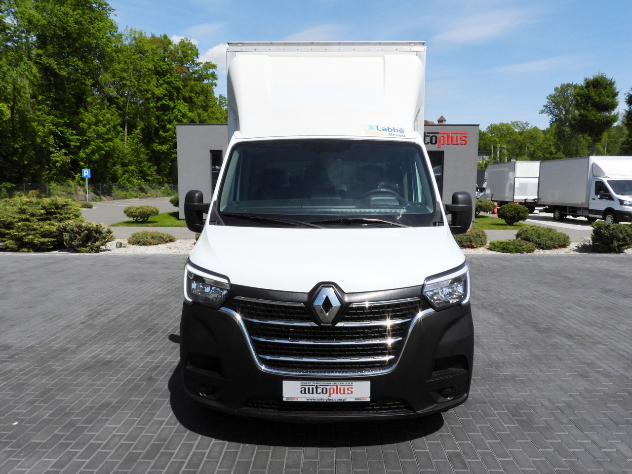 شاحنة مغلقة الصندوق RENAULT MASTER  BOX LIFT 8 PALLETS CRUISE CONTROL NAVIGATION LED LIGHTS TWIN WHEELS AIR CONDITIONING  145HP: صورة 5