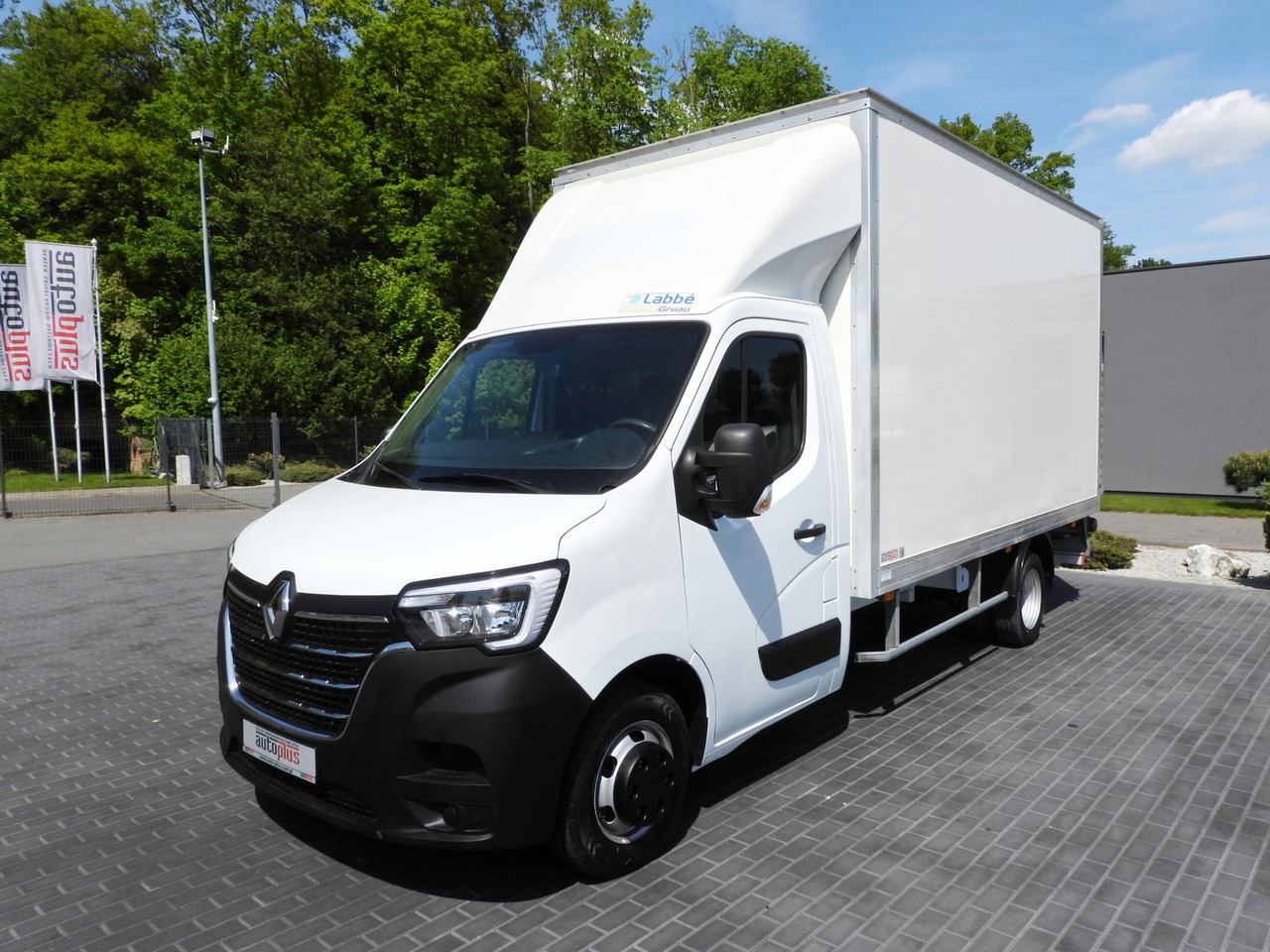 شاحنة مغلقة الصندوق RENAULT MASTER  BOX LIFT 8 PALLETS CRUISE CONTROL NAVIGATION LED LIGHTS TWIN WHEELS AIR CONDITIONING  145HP: صورة 6